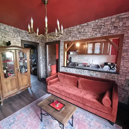 Experience Game Of Throne Apartment