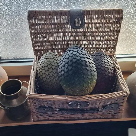 Experience Game Of Throne Apartment *